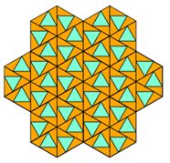 Parkettierung mit Dreiecken im Dreieck